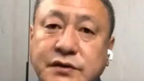 “湖人迎战雷霆精彩对抗解析”