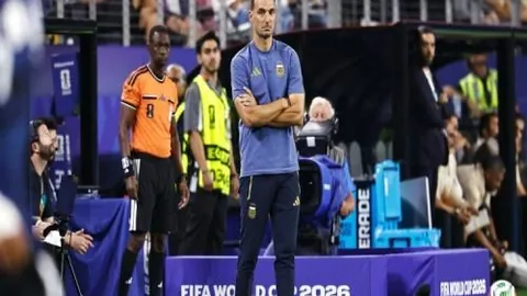 法国队世界杯激战瑞典，3-0完胜进军巴拉圭姆巴佩连场破门，奥利维耶两助攻击中立柱回顾